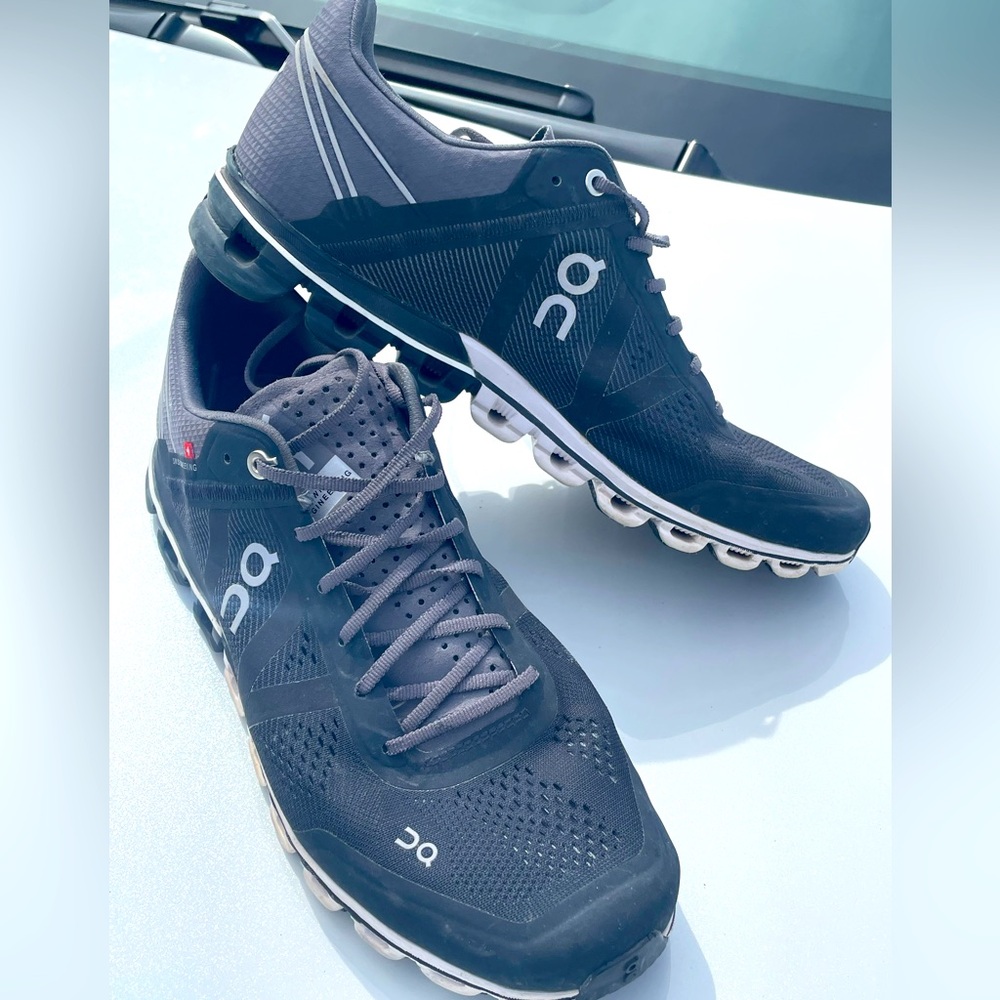 On Running Men's Black Running Shoes special self adhesive sole. Used 9 1/2 men